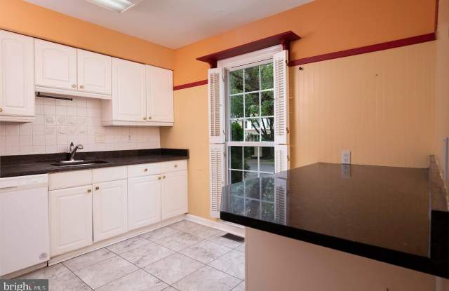12741 TURQUOISE Terrace Gallery 4