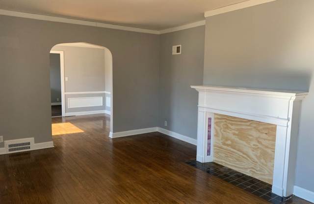3323 Blue Ridge Blvd. Gallery 3