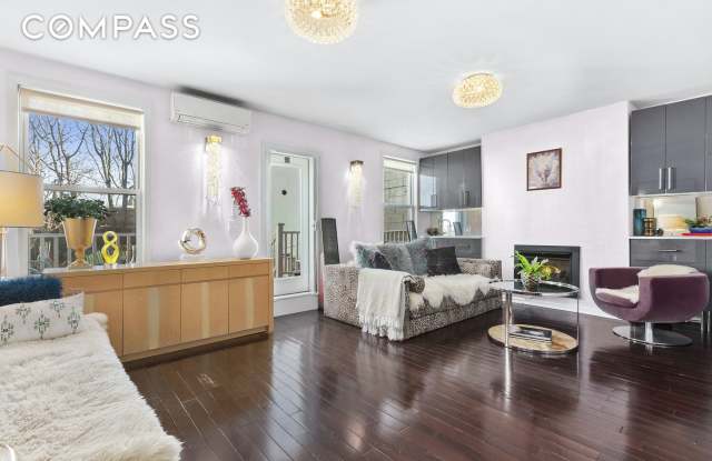 17 Vanderbilt Avenue Gallery 2