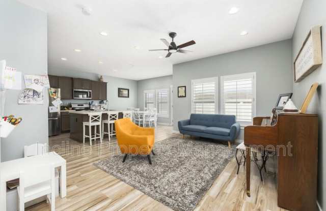 4438 E Hurstbourne Dr Gallery 2