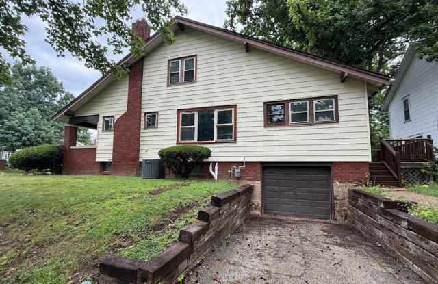 Charming West End 1.5-Story Home on a Corner Lot! Gallery 3