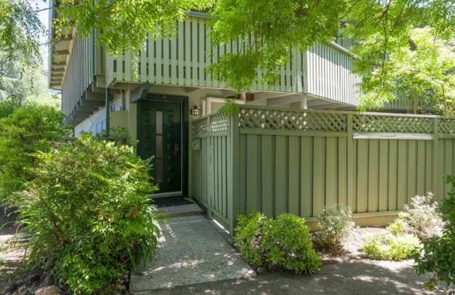 Beautiful 2 bed 1 bath end unit condo/townhome in Mountain View. Los Altos Schools. photos photos