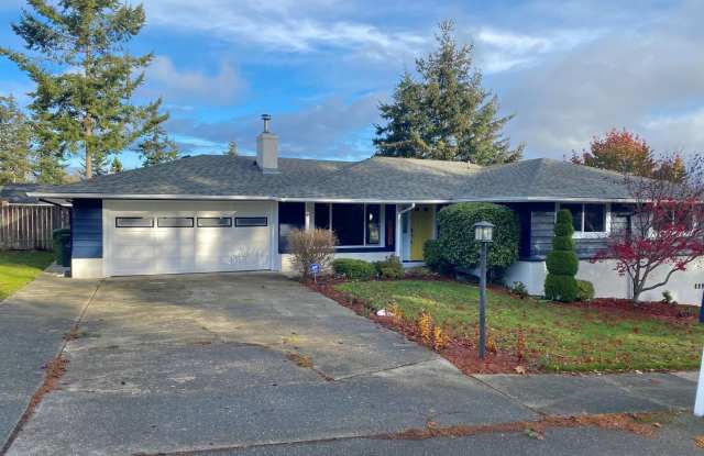 Beautifully Updated 3-Bedroom Home with Large Fenced Yard photos photos Beautifully Updated 3-Bedroom Home with Large Fenced Yard photos photos