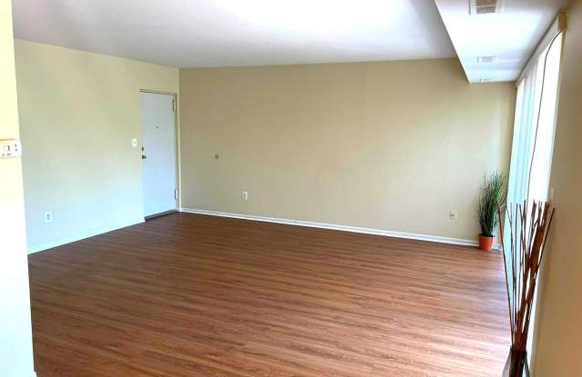 7501 RIVERDALE ROAD Gallery 4