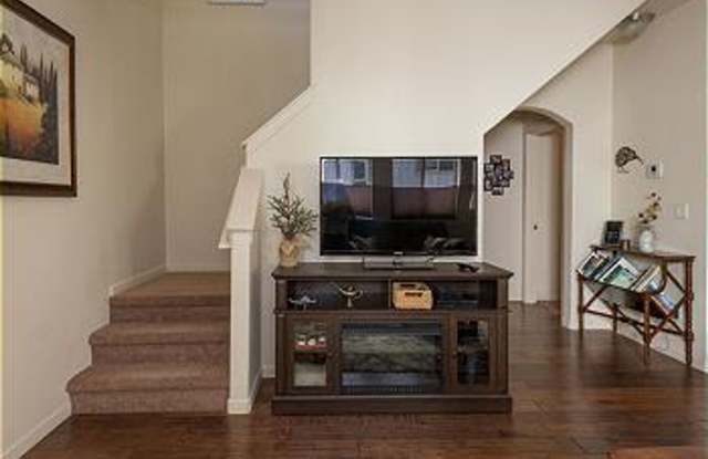 Beautifully FURNISHED MONTHLY RENTAL Home, within Walking Distance to Deschutes River Trail, a Great Location! Gallery 1