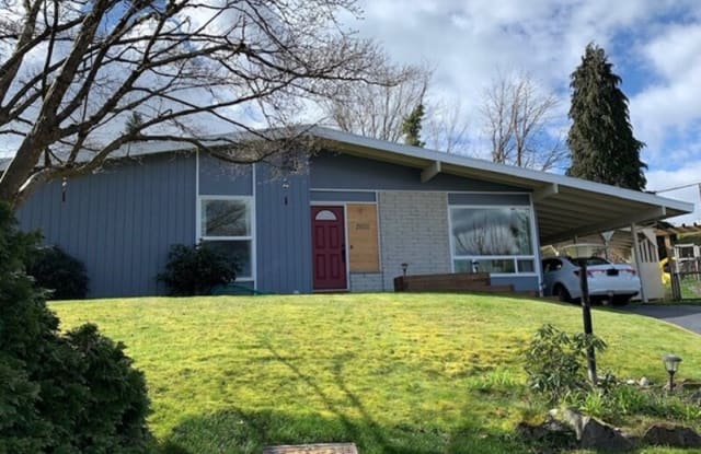 2601 Lake Youngs Ct SE - 2601 Lake Youngs Court Southeast, Renton, WA 98058