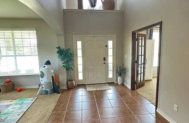 200 Grey Eagle Drive Gallery 2