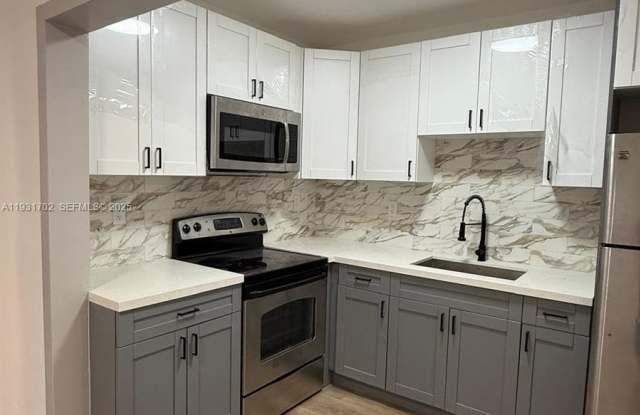 6790 SW 17th St photos photos