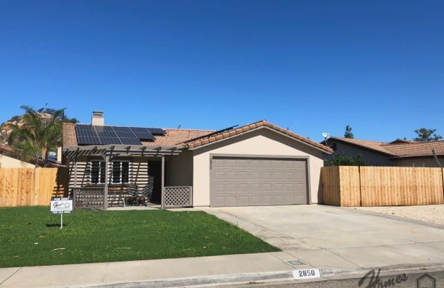 2850 Geise Ct - 2850 Geise Court, Escondido, CA 92027