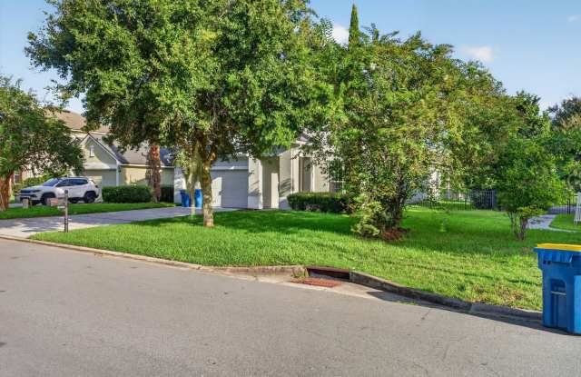 Gorgeous Lake Front Home!! Gallery 4