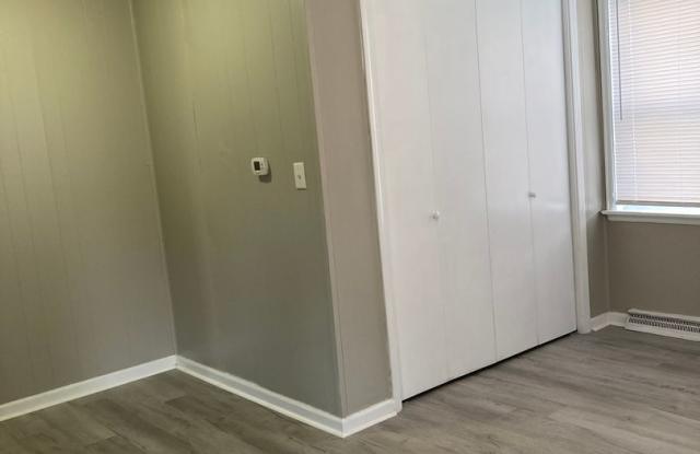 Nice 2 bedroom 1 bathroom with a bonus room. Gallery 3