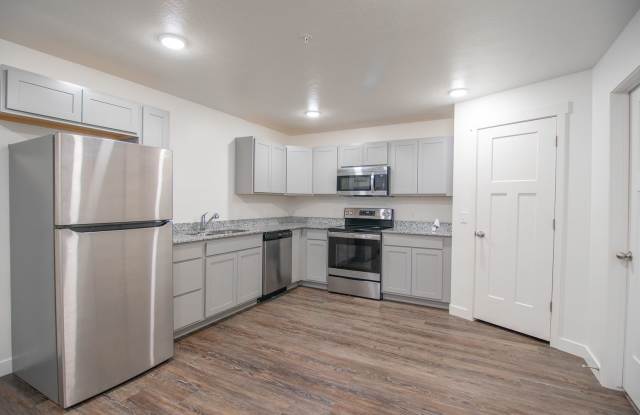 Get first month free rent. Spacious 2-Bed, 2-Bath ADA Apartment in Payson – Prime Location! photos photos