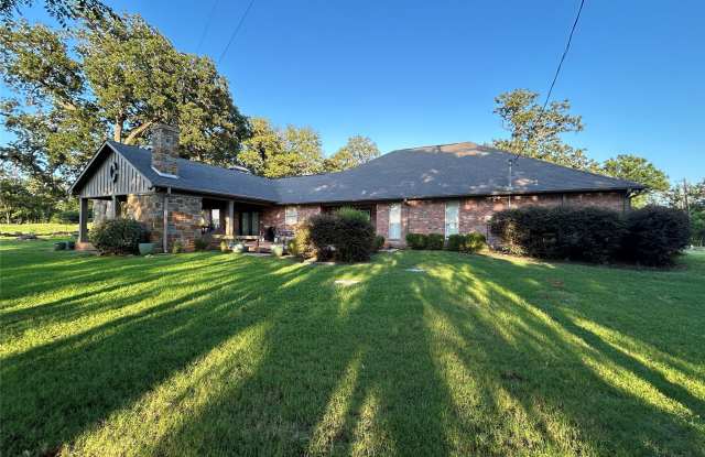 1079 Country Club Road Gallery 3