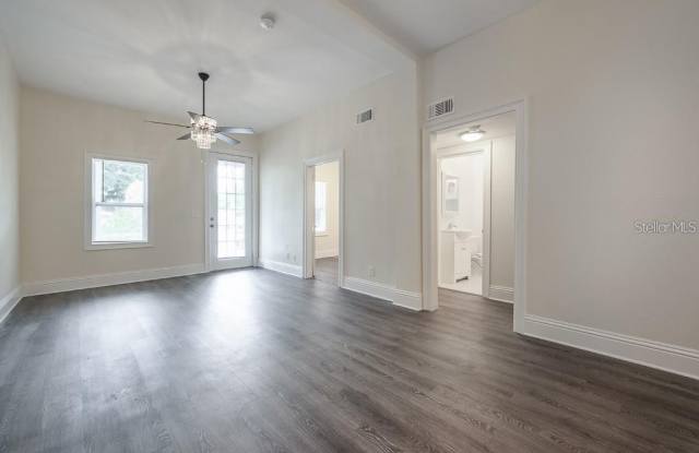 7101 N TALIAFERRO AVENUE Gallery 4