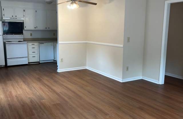 2 Bedroom 2 Bath Duplex located in Dorchester 2 school district~ photos photos