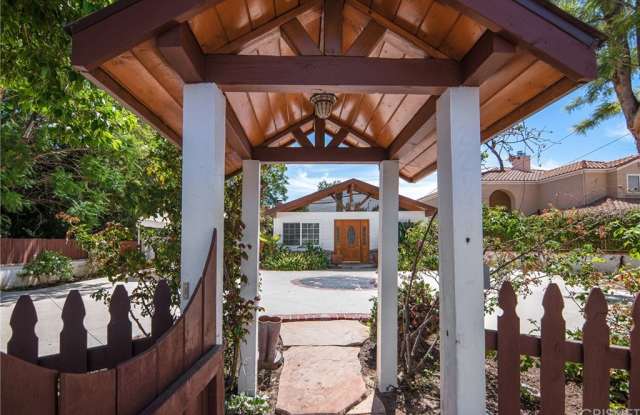 22936 Burbank Gallery 4