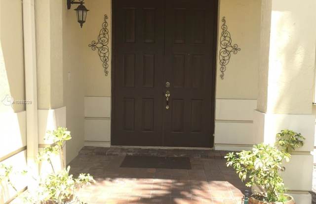 964 Tulip Cir Gallery 3