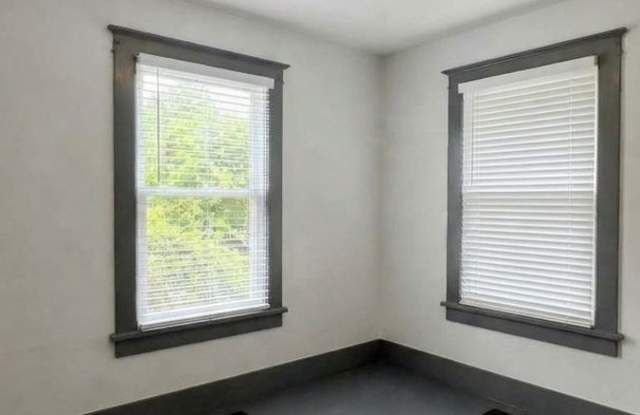 Spacious Home Next to Whatcom Falls Park!!! Gallery 3