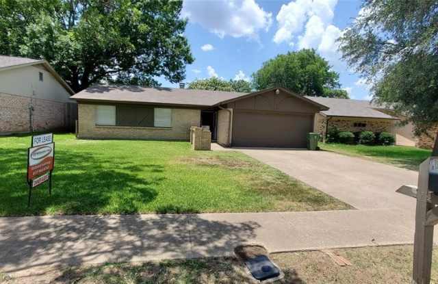 2512 Colleen Drive - 2512 Colleen Drive, Arlington, TX 76016