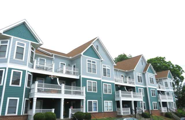 2nd floor unit for $3300 - Lease includes TWO assigned parking spaces! Gallery 1