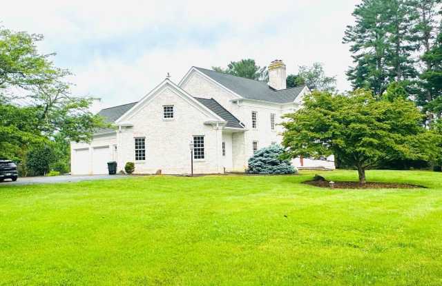 6504 SAND TRAP Drive Gallery 3