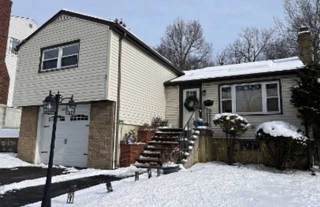 House for Rent in Stoneham! photos photos