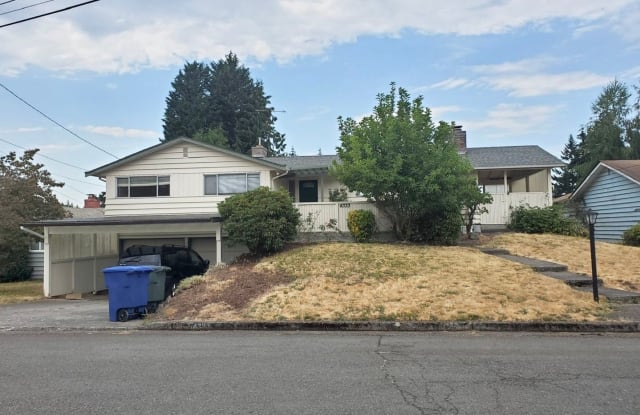 4333 123rd Ave SE - 4333 123rd Avenue Southeast, Bellevue, WA 98006
