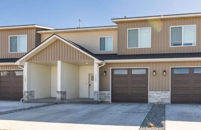 MODERN 3 BED 2.5 BATH TOWNHOME IN SAINT ANTHONY Gallery 3