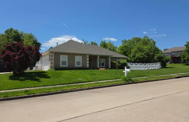 3 bd, 2 ba house in SW Katy Lake Estates subdivision, fenced, w/d included, corner lot photos photos