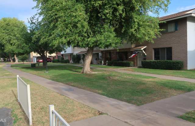 1627 W HAZELWOOD Street photos photos