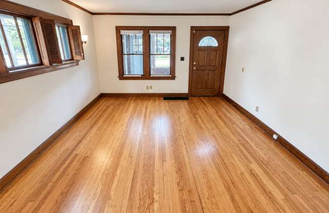 1941 East Washington Avenue Gallery 3