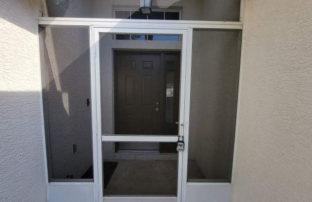 2BR/2BA + 2 Car Garage Home ~ Lake Sarasota Gallery 4