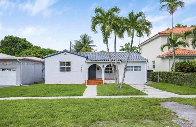 2360 SW 11th Ter photos photos