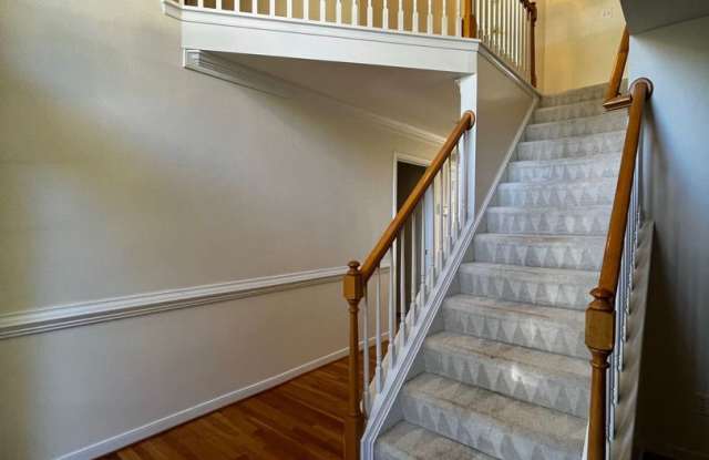 Beautiful and Spacious Rental in Bayhill Pointe Gallery 4
