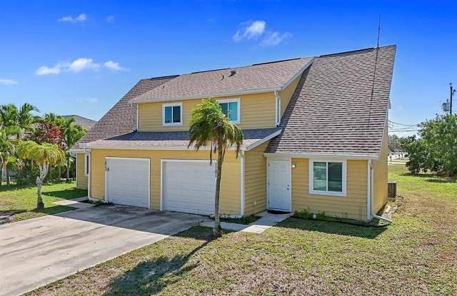 1011 Country Club Boulevard photos photos