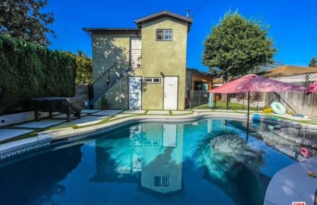 4450 1/2 Campbell Dr - 4450 Campbell Drive, Los Angeles, CA 90066