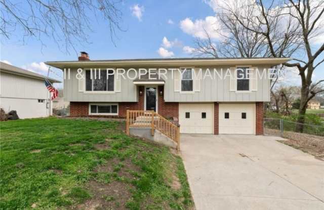 2413 South 16th Terr - 2413 South 16th Terrace, Leavenworth, KS 66048