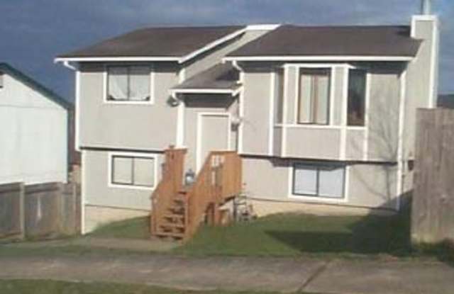2015 E George - 2015 East George Street, Tacoma, WA 98404