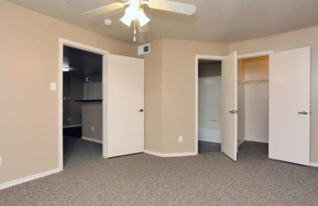 1120 Park Plz Gallery 4