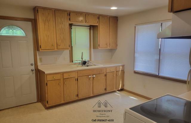 813 S 17th Street - (lower) - 813 South 17th Street, Sheboygan, WI 53081