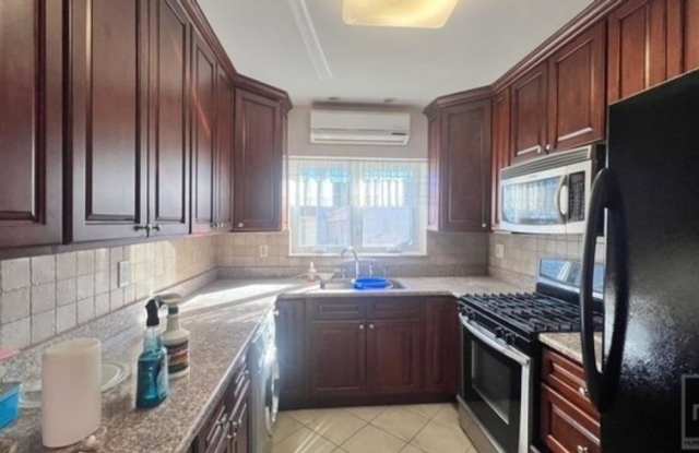 2121 KIMBALL STREET photos photos