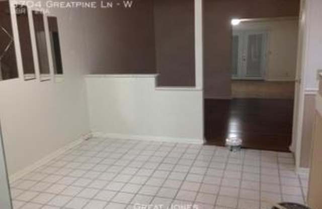 8704 Greatpine Ln Gallery 3