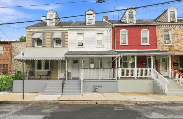 Beautiful 3 Bed 1 Bath Available Now photos photos