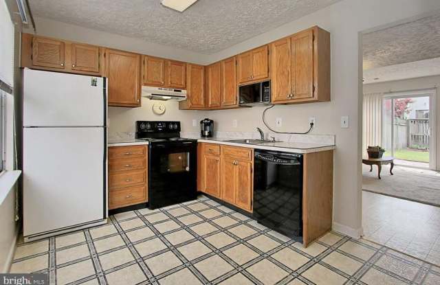 8607 WOODHUE COURT Gallery 4