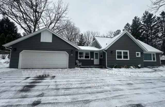 2555 N Calhoun Rd - 2555 North Calhoun Road, Brookfield, WI 53045