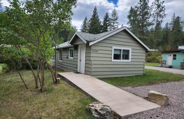 2BDR/1BA Single-level Newly remodeled house in the country off of Rocky Point Rd. photos photos
