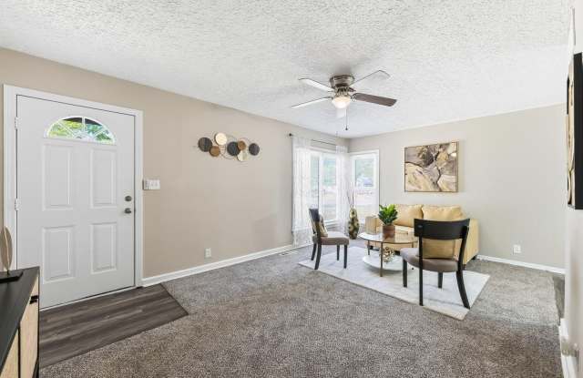 Charming 2-Bedroom Home with Finished Basement & Detached Garage! Gallery 3