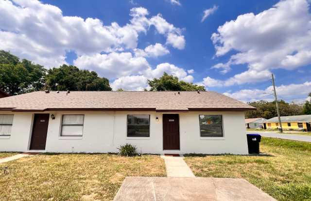 Spacious 2 Bed / 1 Bath Duplex in West Orlando photos photos