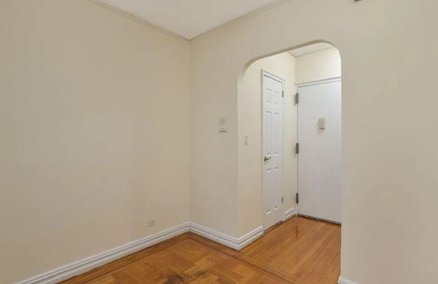 2685 Creston Ave Apt 2D photos photos