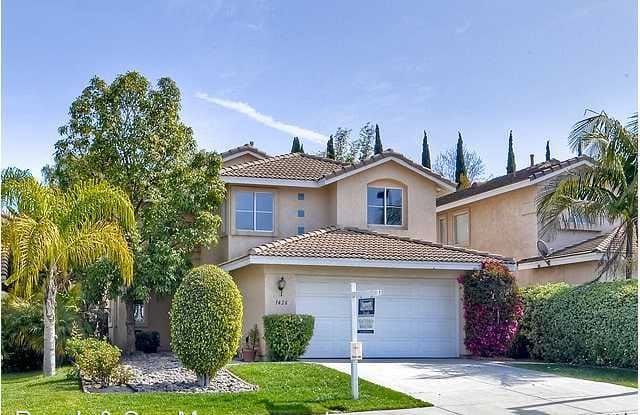 1426 Calle Goya - 1426 Calle Goya, Oceanside, CA 92056